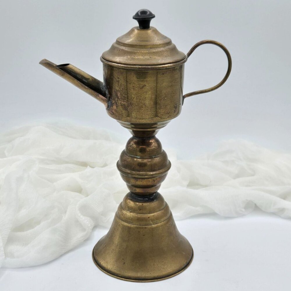 Vintage Brass Whale Oil Lamp, Tabletop Snotneus Lamp with Lid